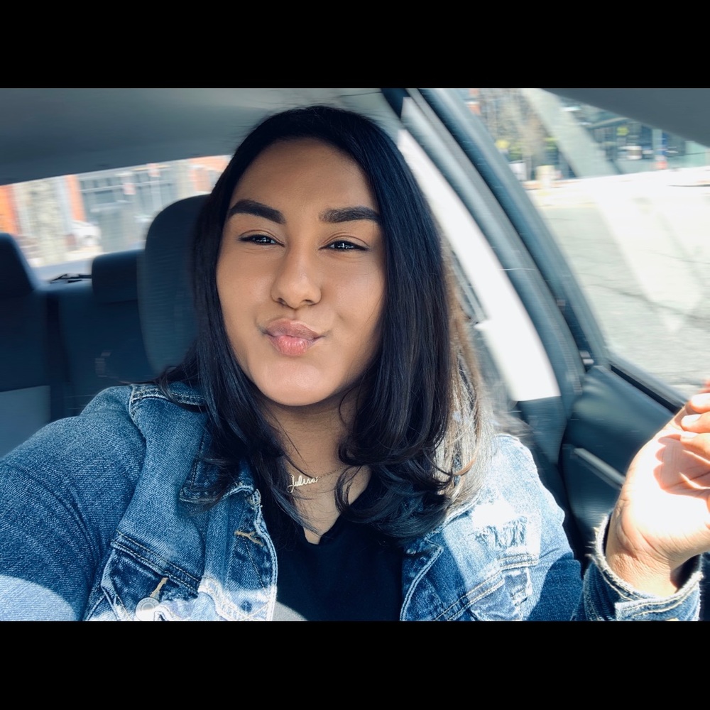 Meet your Posher, Julisa